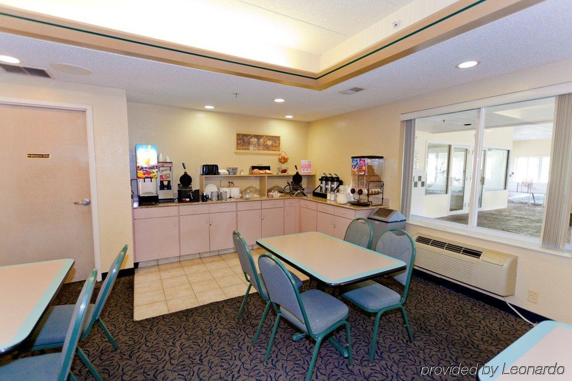 Red Roof Inn Sandusky - Milan Restaurant foto